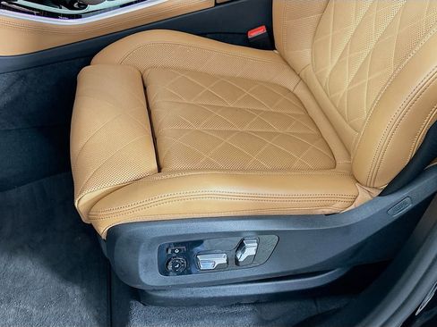 Used 2025 BMW X5 xDrive40i w/ Climate Comfort Package image 26