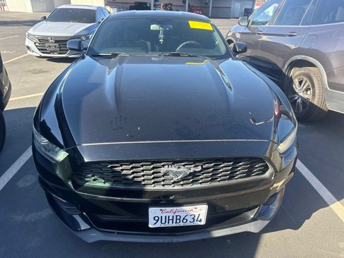 Used 2015 Ford Mustang Coupe RWD image 2