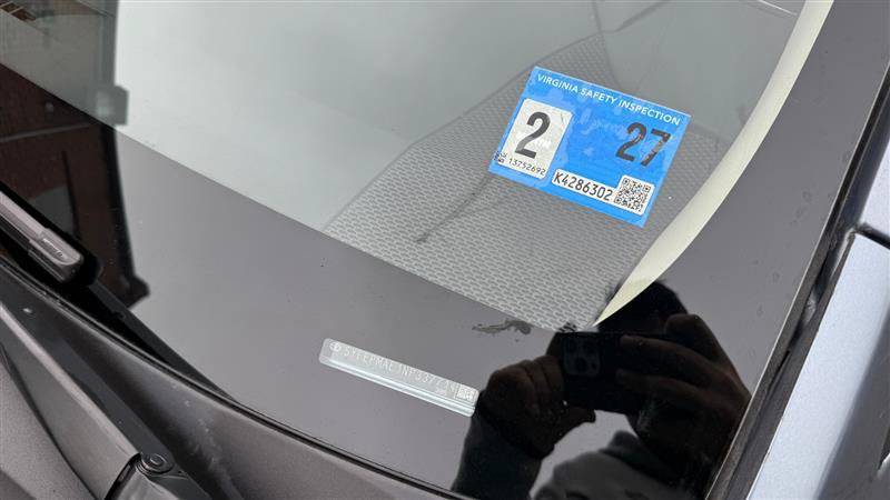 Used 2022 Toyota Corolla LE FWD image 3