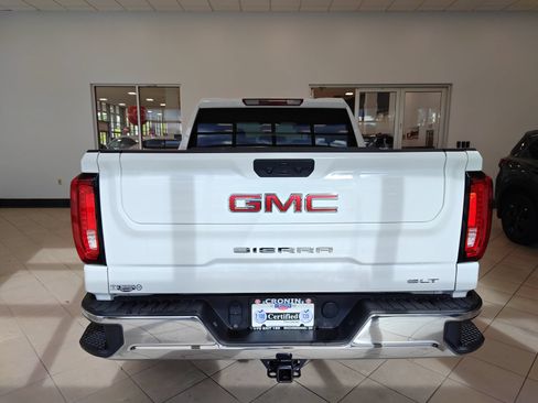 Used 2025 GMC Sierra 1500 SLT AWD/4WD image 3