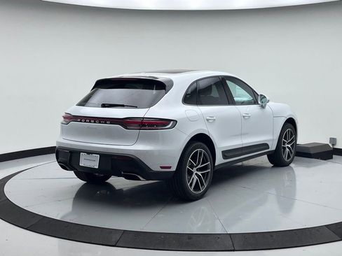 Used 2025 Porsche Macan image 9