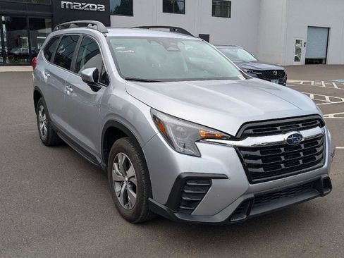 Used 2025 Subaru Ascent Premium AWD/4WD image 4