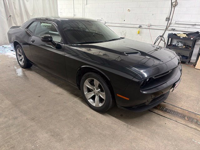Used 2021 Dodge Challenger SXT w/ Driver Convenience Group RWD image 1