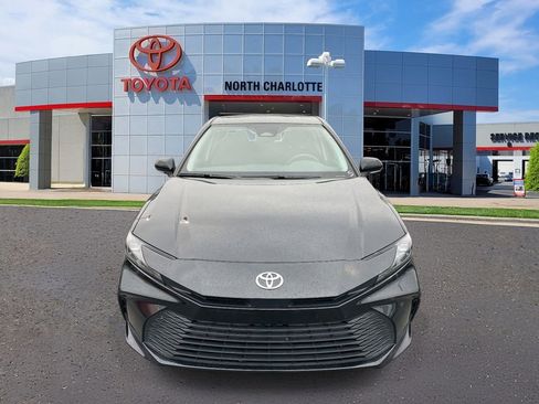 Used 2025 Toyota Camry LE image 5