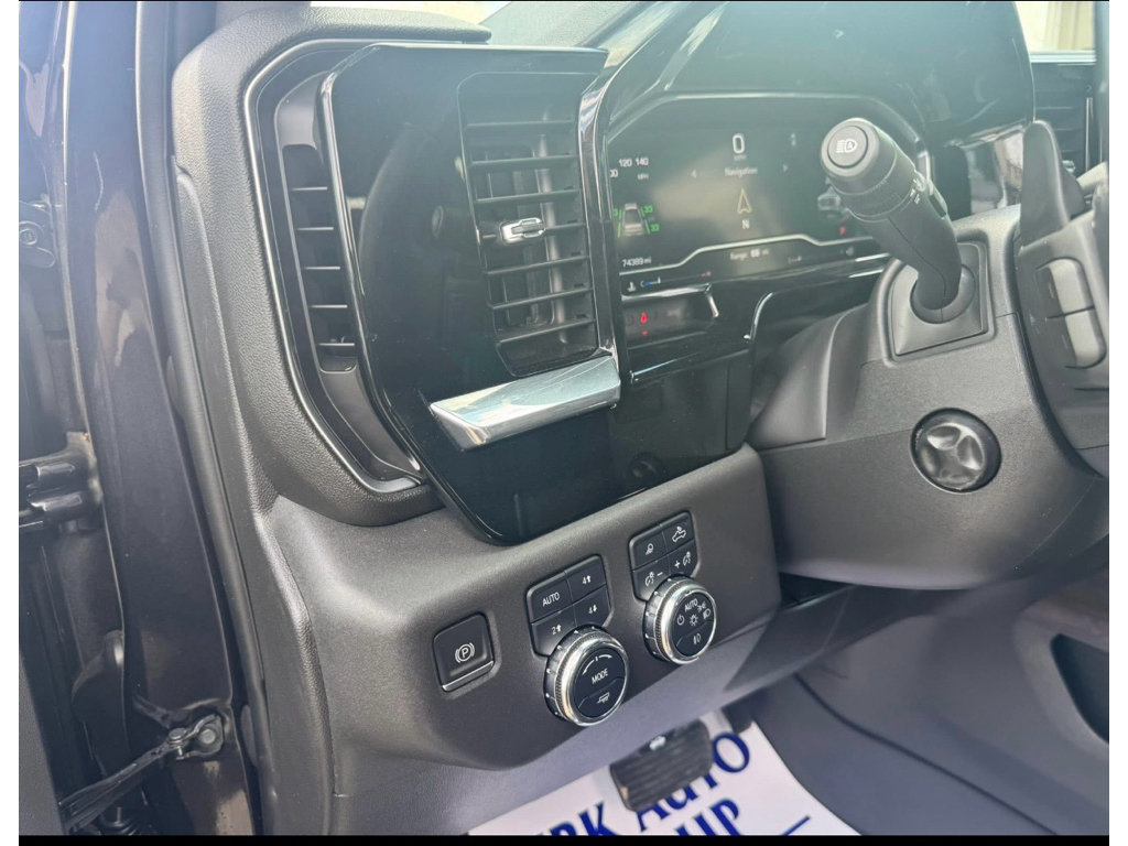 Used 2023 GMC Sierra 1500 SLT AWD/4WD image 19