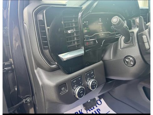 Used 2023 GMC Sierra 1500 SLT AWD/4WD image 19
