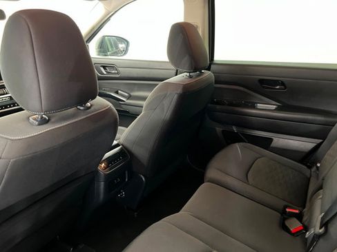 Used 2024 Nissan Pathfinder SV AWD/4WD image 19