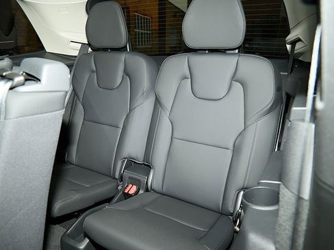 New 2025 Volvo XC90 B6 Plus w/ Protection Package Premier image 21