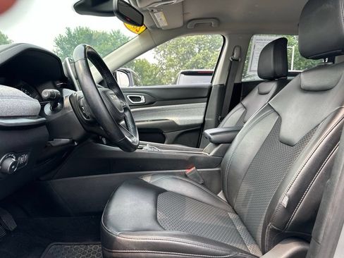 Used 2022 Jeep Compass Latitude w/ Convenience Group AWD/4WD image 35