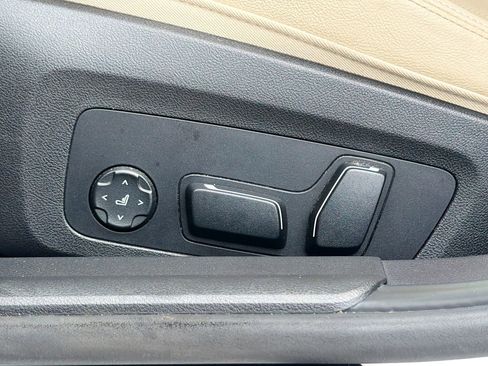 Certified 2025 BMW 330i Sedan image 27