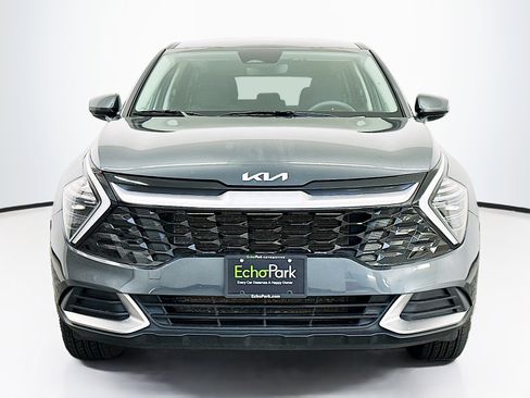 Used 2025 Kia Sportage LX image 2