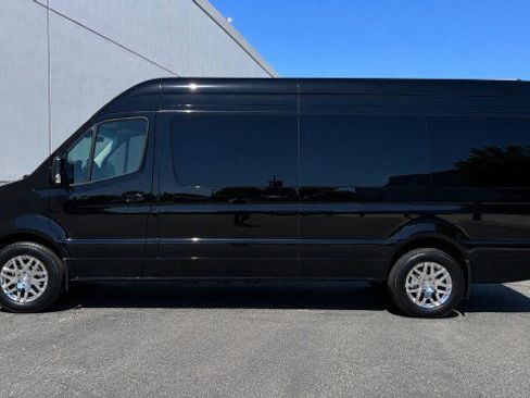 Used 2025 Mercedes-Benz Sprinter 2500 image 45