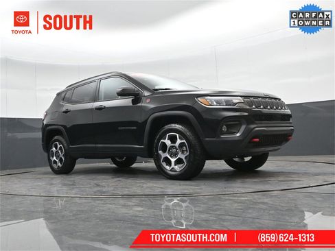 Used 2022 Jeep Compass Trailhawk w/ Trailhawk Convenience Group image 39