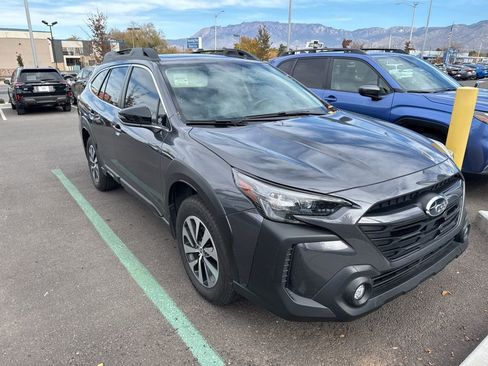 Certified 2025 Subaru Outback Premium image 3