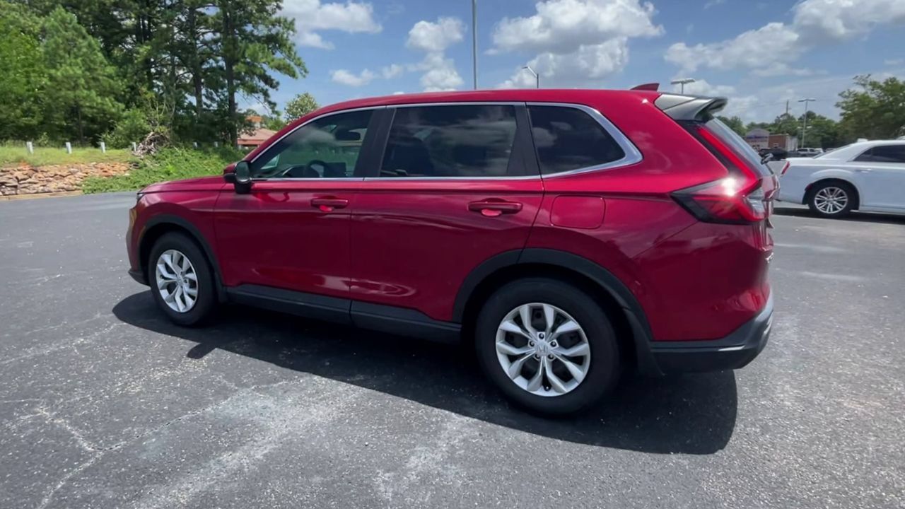 Used 2025 Honda CR-V LX image 6