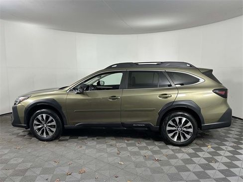 Used 2023 Subaru Outback Limited image 11