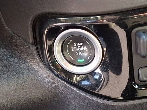 Used 2025 GMC Sierra 1500 SLT image 27