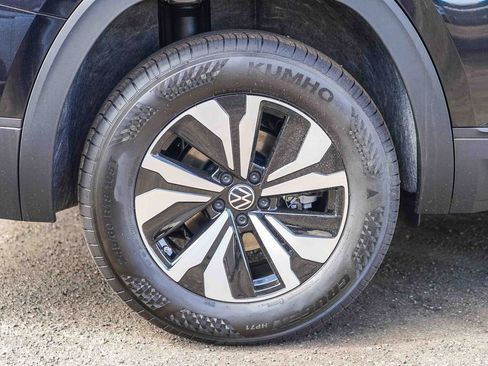 New 2026 Volkswagen Atlas SE image 11