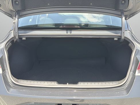 Used 2023 Hyundai Elantra SE FWD image 8