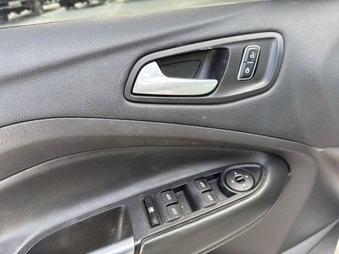 Used 2017 Ford Escape SE image 13