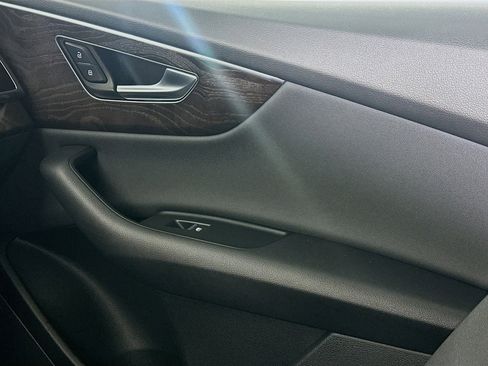 Used 2020 Audi Q8 Premium w/ Black Optic Package image 17