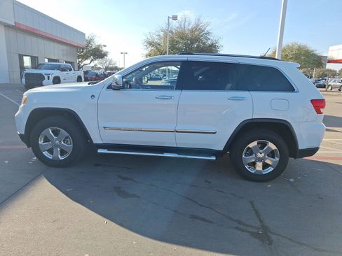 Used 2013 Jeep Grand Cherokee Overland w/ Advance Technology Group image 3