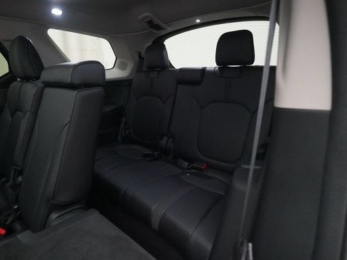 Certified 2025 Honda Pilot Touring image 17