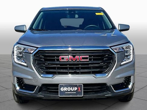 Used 2024 GMC Terrain SLE image 3