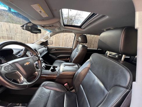 Used 2016 Chevrolet Suburban LT image 11