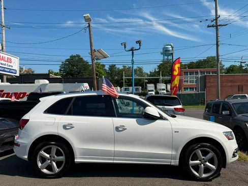Used 2017 Audi Q5 2.0T Premium Plus w/ Technology Package AWD/4WD image 2