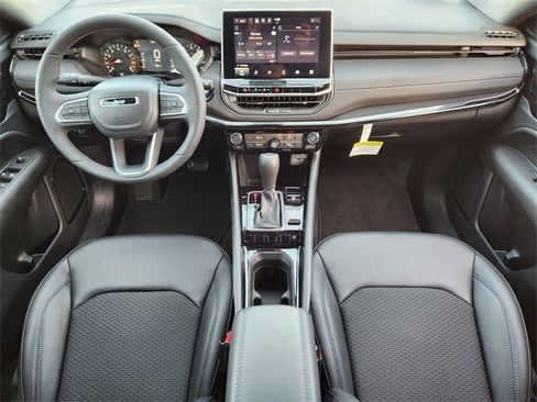 New 2026 Jeep Compass Latitude image 19