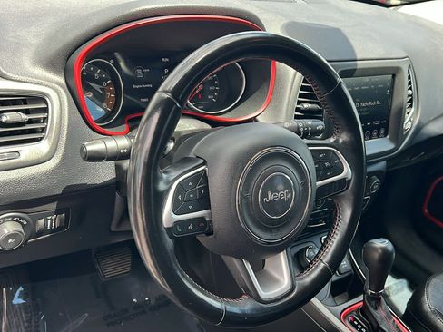Used 2020 Jeep Compass Trailhawk AWD/4WD image 10