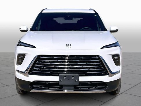 Certified 2025 Buick Enclave Preferred image 4