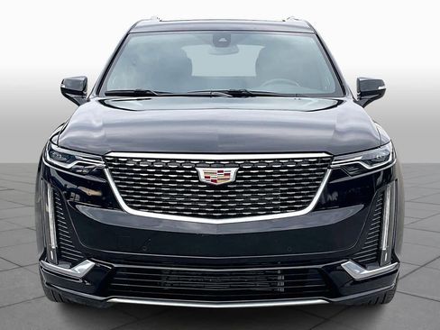 Used 2025 Cadillac XT6 Premium Luxury image 4