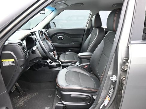 Used 2019 Kia Soul ! FWD image 32