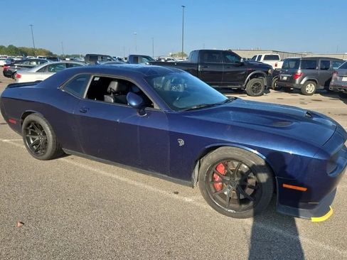 Used 2016 Dodge Challenger SRT Hellcat RWD image 5
