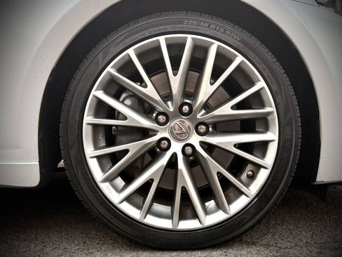 Used 2016 Lexus IS 200t w/ Premium Package RWD image 14