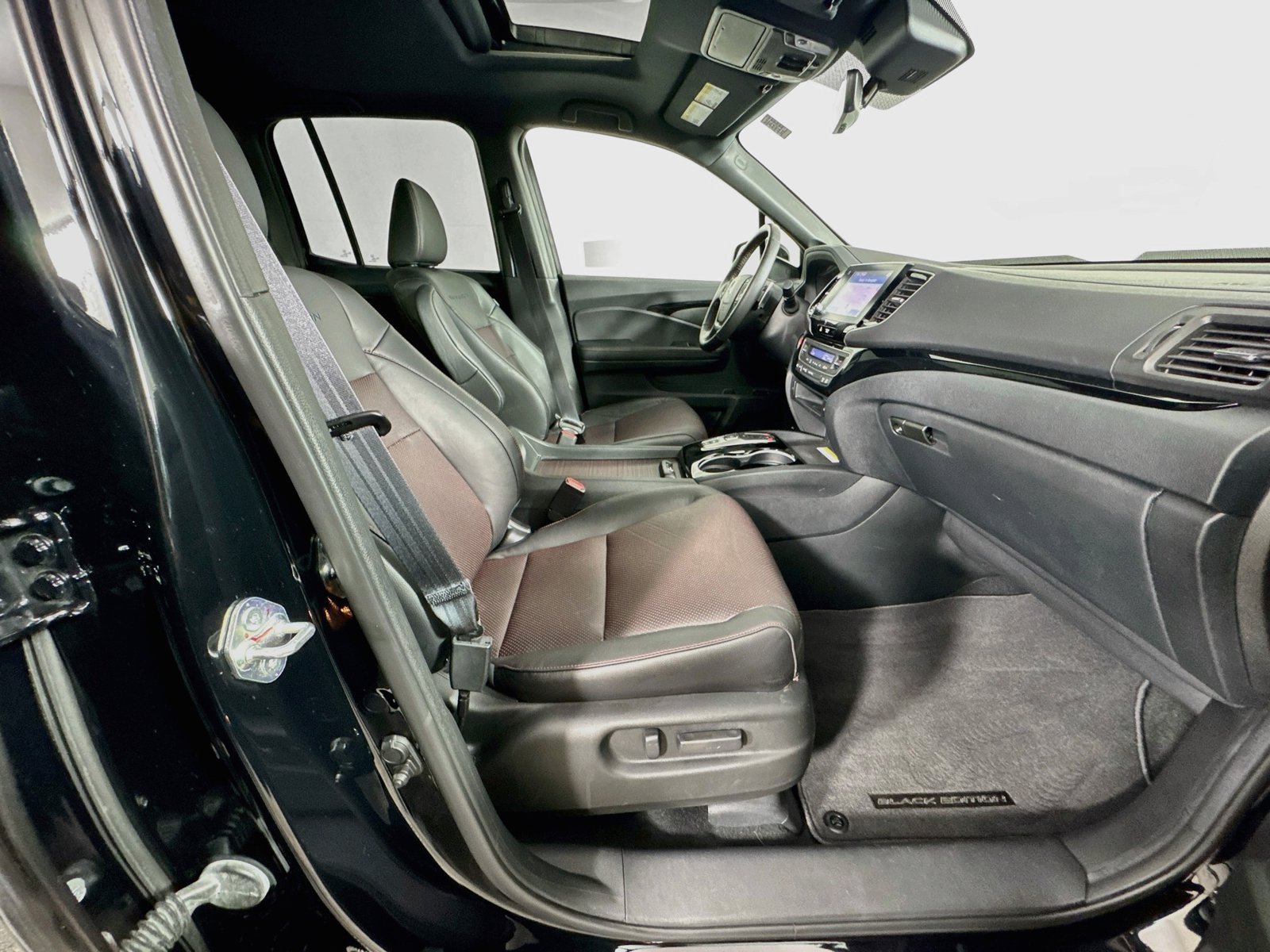 Used 2023 Honda Ridgeline Black Edition image 32