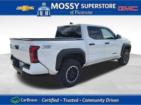 Used 2025 Toyota Tacoma TRD Off-Road AWD/4WD image 6