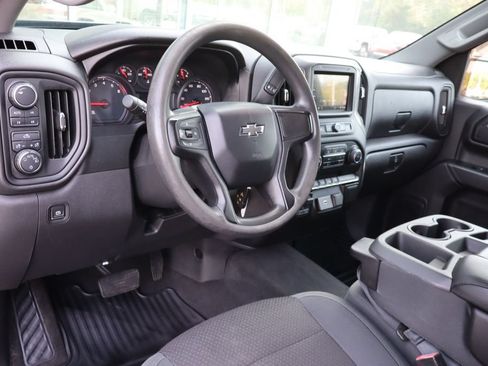 Used 2019 Chevrolet Silverado 1500 Custom Trail Boss w/ Custom Convenience Package AWD/4WD image 5