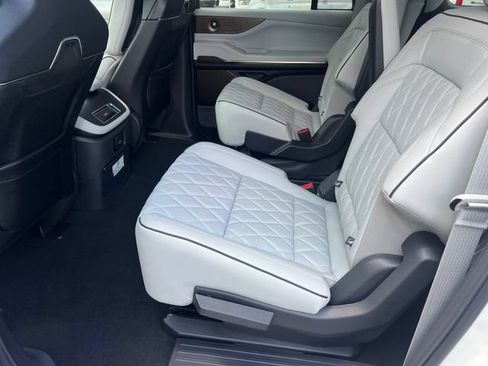 New 2027 Lincoln Navigator L Black Label AWD/4WD image 14