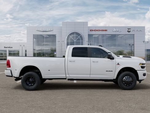 New 2026 RAM 3500 Limited AWD/4WD image 22