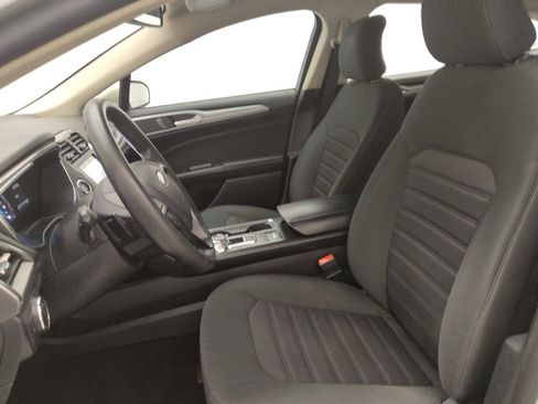 Used 2019 Ford Fusion SE FWD image 17