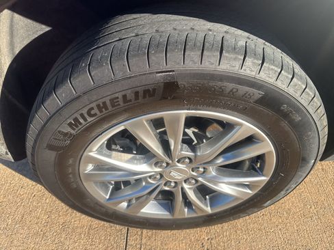 Used 2023 Cadillac XT5 Premium Luxury image 11