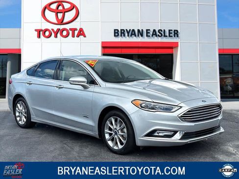 Used 2017 Ford Fusion Energi SE FWD image 1