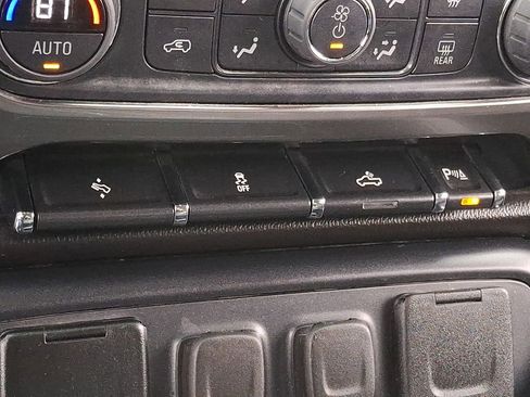 Used 2018 Chevrolet Silverado 1500 LT w/ All Star Edition image 25