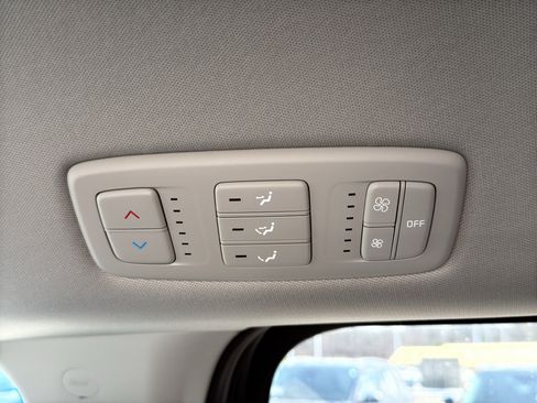 Used 2024 Kia Carnival LX image 43