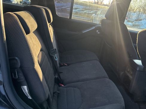 Used 2008 Nissan Pathfinder SE w/ Premium Pkg image 12