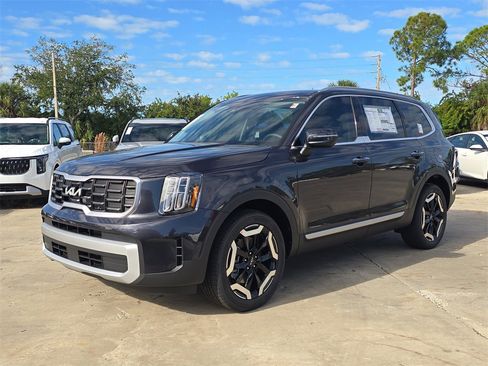 New 2025 Kia Telluride S image 4