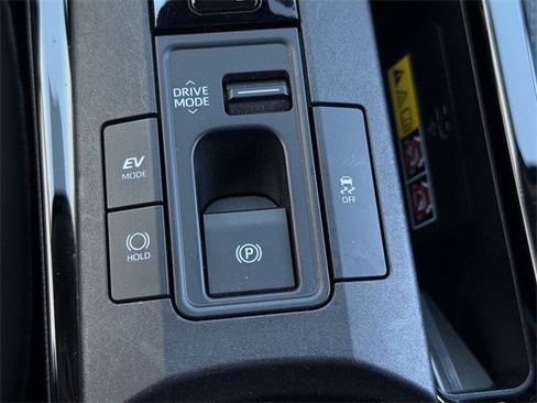 Used 2024 Toyota Prius Limited image 20